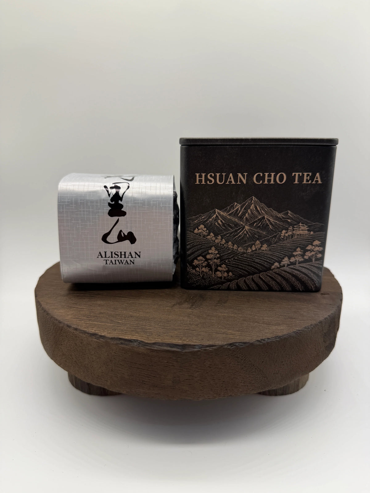 阿里山高山金萱烏龍茶 100G
雲端奶油花香 
ALISHAN HIGH MOUNTAIN JIN XUAN OOLONG TEA 100G
CREAMY FLORAL MIST